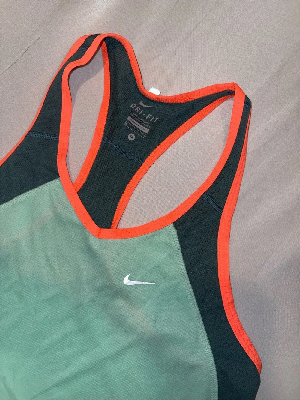 Nike Dri-Fit Women Green/Teal athletic Activewear Razorback Tank Top Size Medium